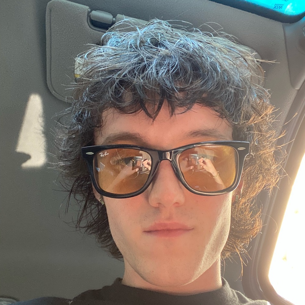 Meet your Posher, Flynn